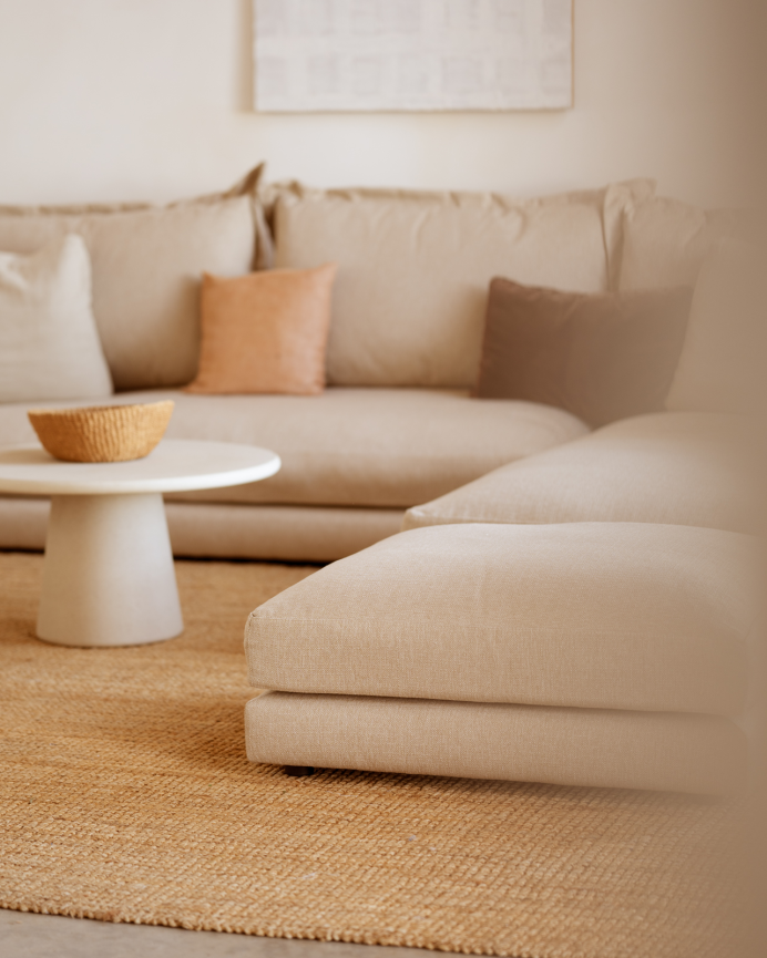 Divano con chaise longue destro tonalità beige in diverse misure