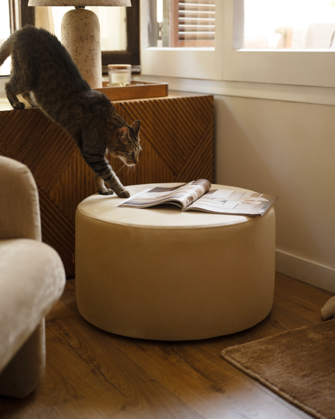 Pouf in tono beige 60x34cm