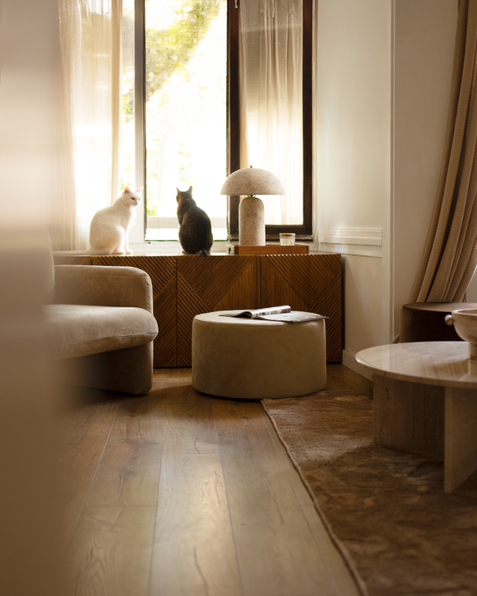 Pouf in tono beige 60x34cm