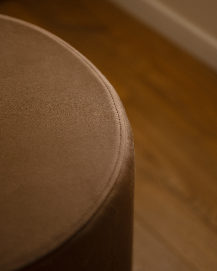 Pouf in tono marrone 44x42cm