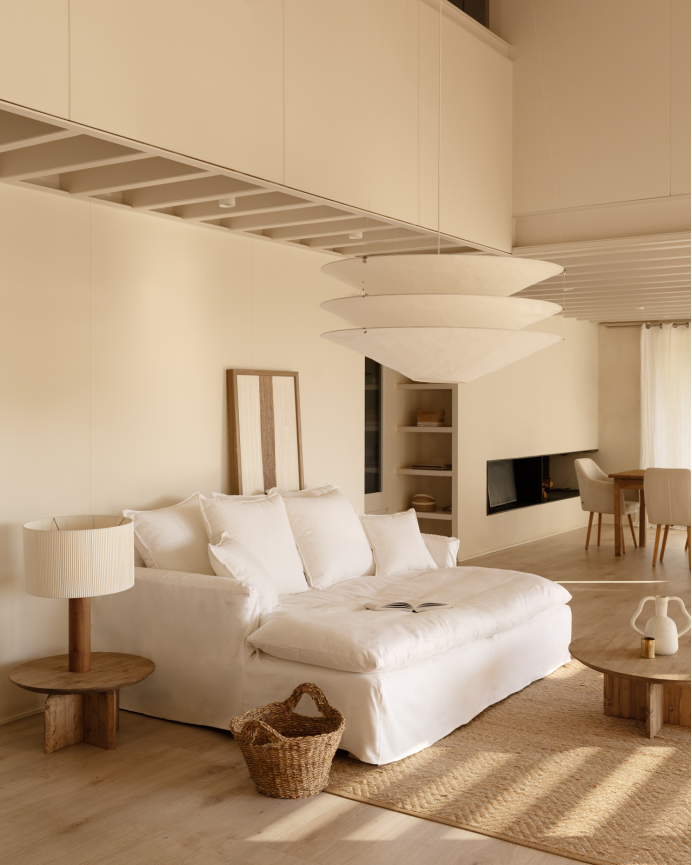 Divano con lungo fondo in cotone e lino sfoderabile colore bianco in diverse misure