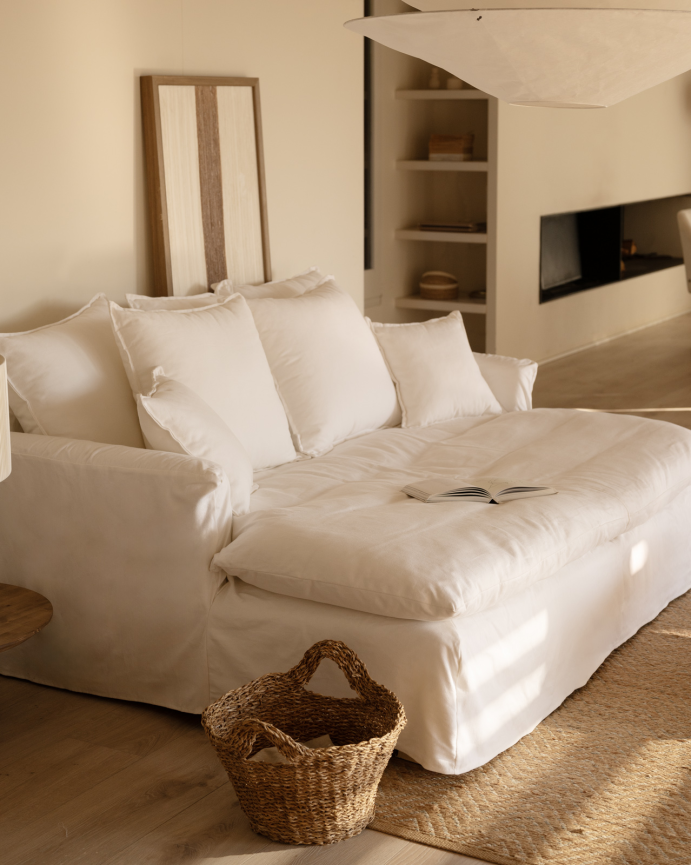 Divano con lungo fondo in cotone e lino sfoderabile colore bianco in diverse misure