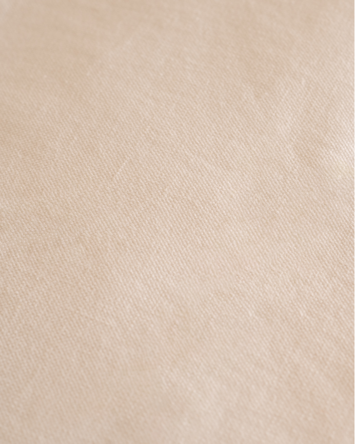 Divano con lungo fondo in cotone e lino sfoderabile colore bianco in diverse misure