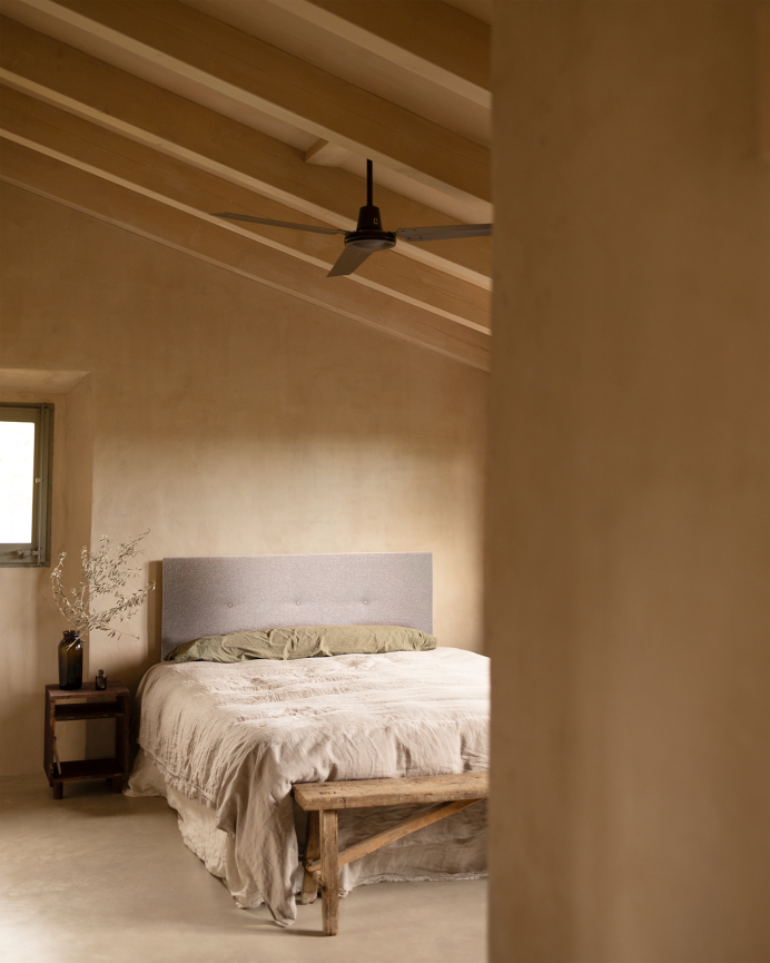 Testiera imbottita in poliestere con bottoni color beige in diverse misure
