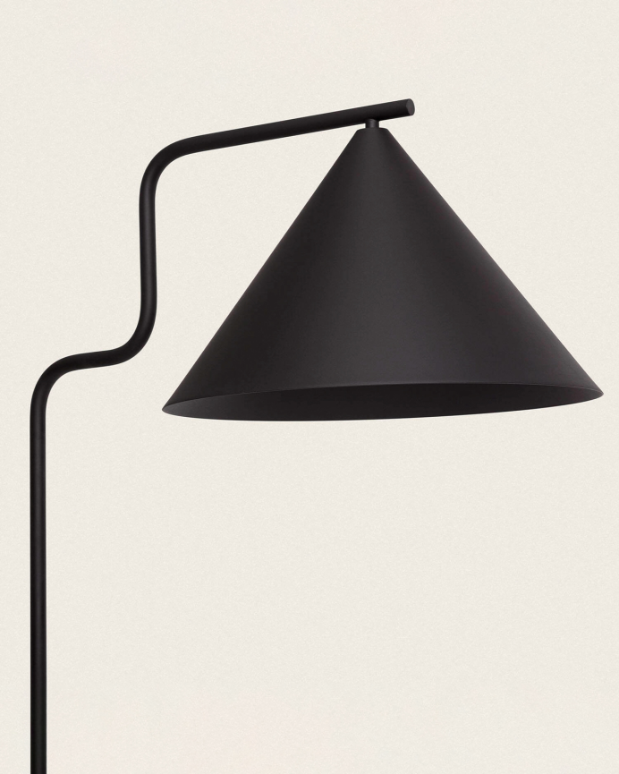 Lampada da terra di alluminio nero di 130cm