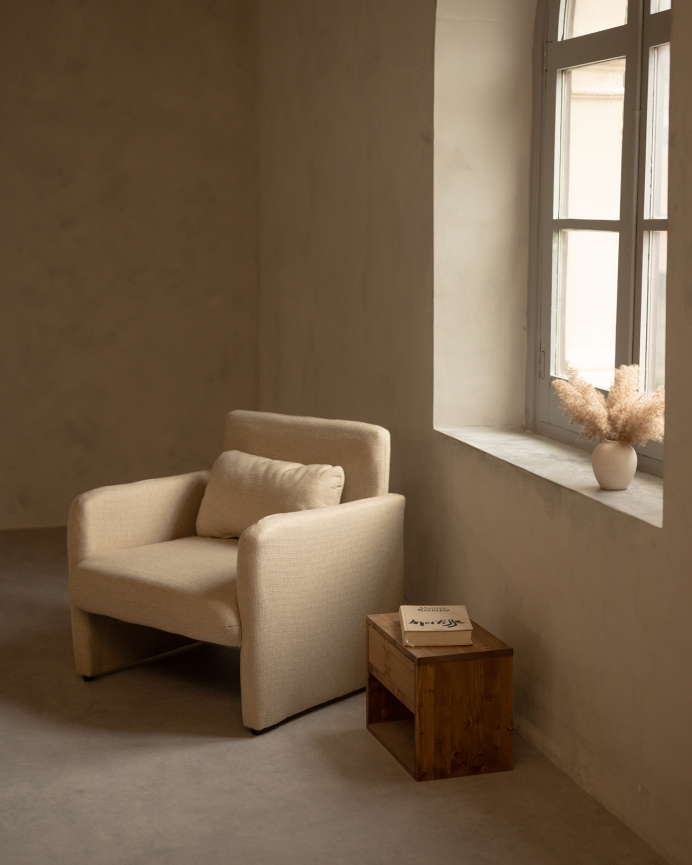 Poltrona rivestita in tessuto beige 75x79cm