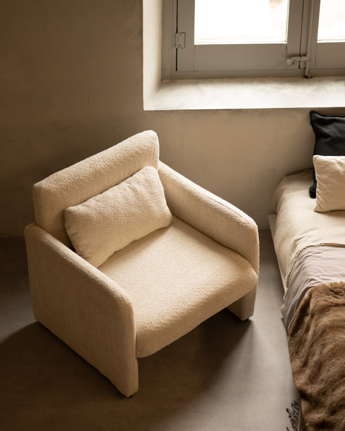 Poltrona rivestita in tessuto pecora beige 75x79cm