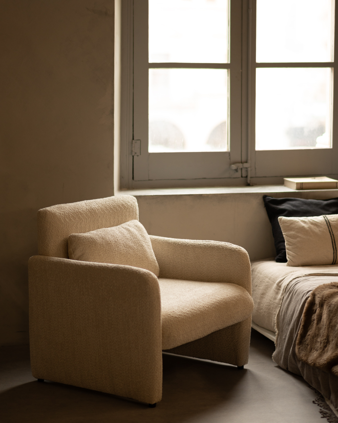 Poltrona rivestita in tessuto pecora beige 75x79cm