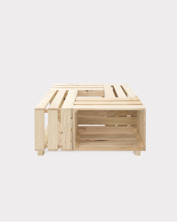 Mesa de centro de madeira maciça em tom natural medindo 75x75x325cm