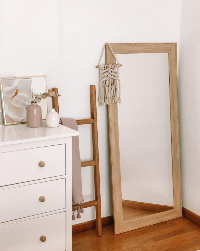 Espelho de parede retangular em madeira com acabamento oliveira em vários tamanhos
