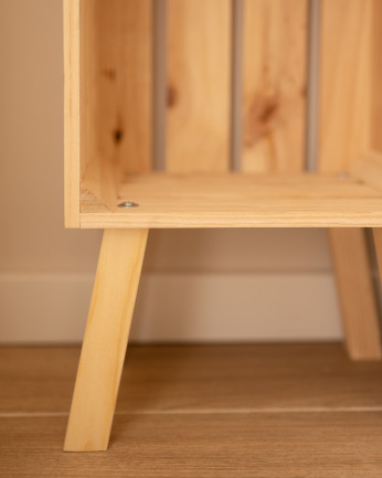 Mesa de cabeceira em madeira maciça em tom natural 66x255cm