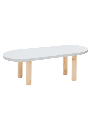 Mesa de centro oval em madeira maciça com tampo branco e pés em tom natural medindo 40x120cm