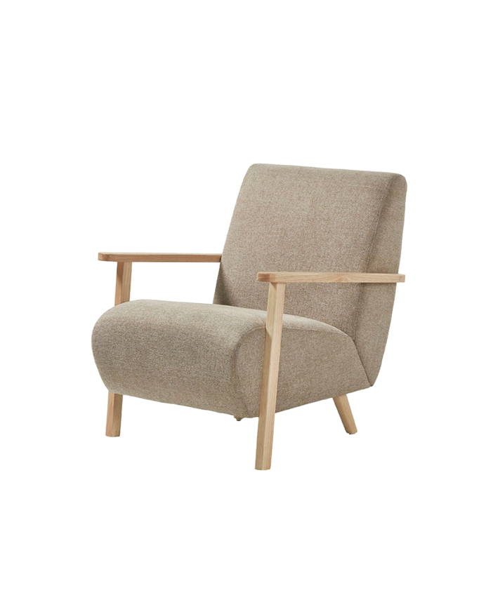 Poltrona de madeira maciça com assento em tecido cinza medindo 82x70cm