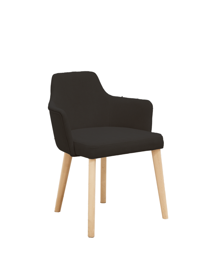 Cadeira estofada de cor preta com pernas de madeira em tom natural de 95cm