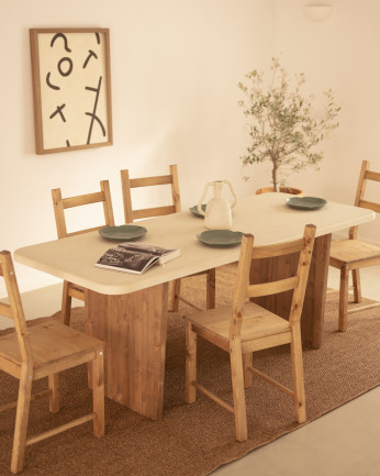 Mesa de jantar de microcimento branco esbranquiçado com pés de madeira de carvalho escuro em vários tamanhos
