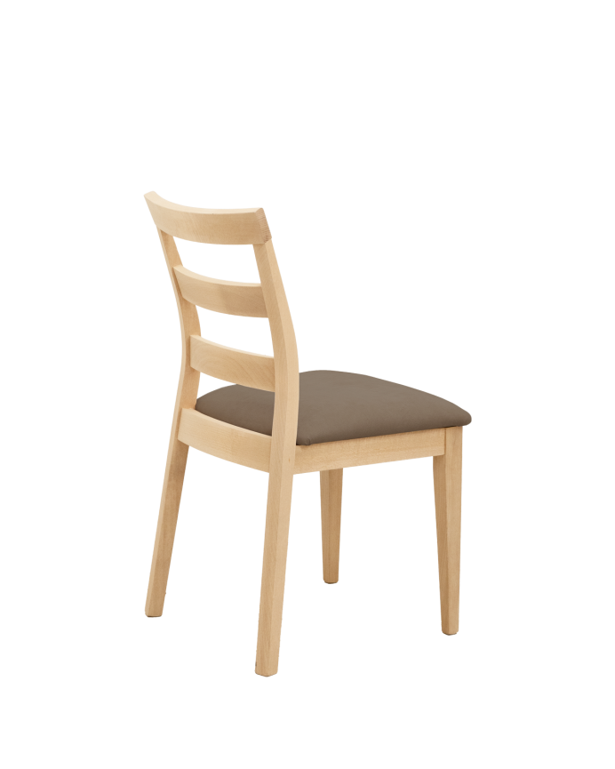 Cadeira estofada em marrom taupe com pernas de madeira em tonalidade carvalho médio de 89 cm