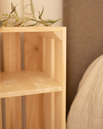 Mesa de cabeceira em madeira maciça em tom natural 66x255cm