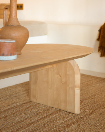 Mesa de centro oval de madeira maciça em tom médio de carvalho em vários tamanhos