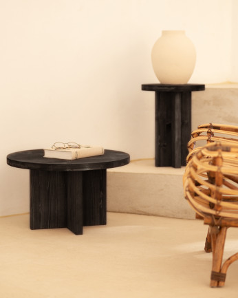 Mesa de centro redonda de madeira maciça com acabamento preto em vários tamanhos