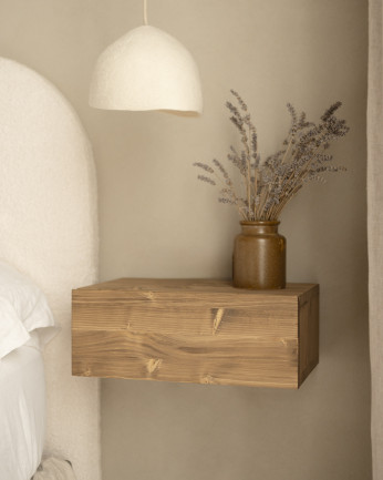 Mesa de cabeceira flutuante de madeira maciça em tom carvalho escuro de 40 cm