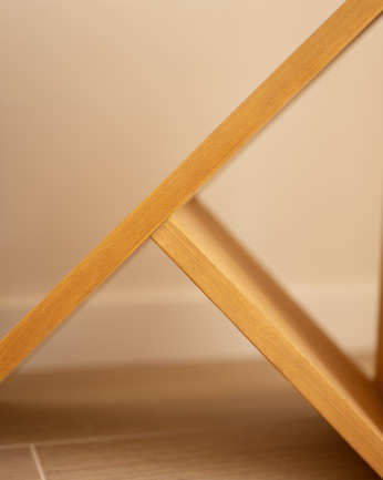 Mesa de cabeceira ou mesa auxiliar em madeira maciça em tom oliveira de vários tamanhos