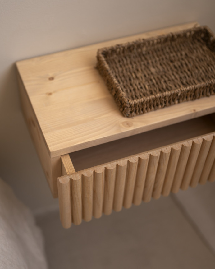 Mesa de cabeceira flutuante de madeira maciça em tom médio de carvalho 40 cm