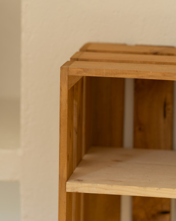 Mesa de cabeceira em madeira maciça tom azeitona 66x255cm