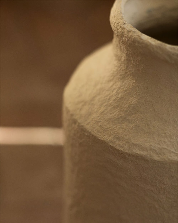 Vaso de papel maché branco de 44cm