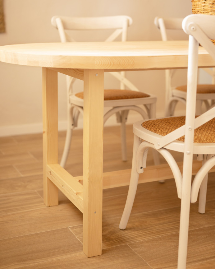 Mesa de jantar oval de madeira maciça em tom natural de vários tamanhos