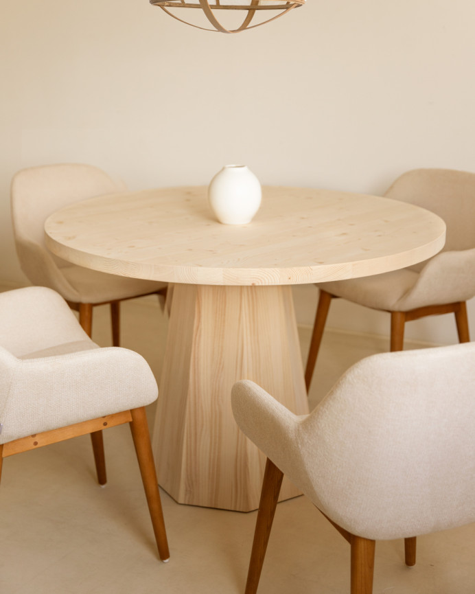 Mesa de jantar redonda de madeira maciça em tom natural Ø115