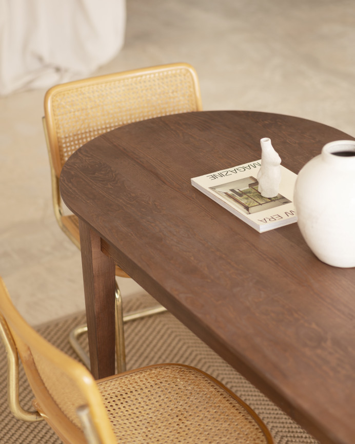 Mesa de jantar oval de madeira maciça em tom de nogueira de vários tamanhos