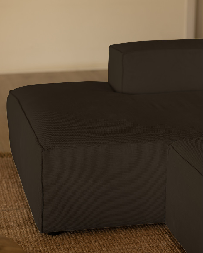 Sofá de veludo cotelê cinza escuro com chaise longue de vários tamanhos