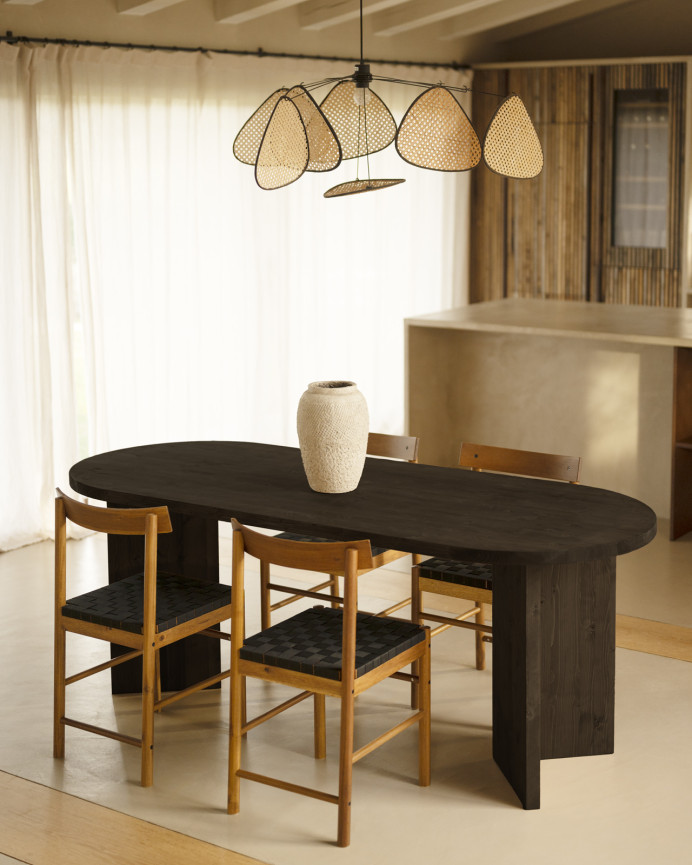 Mesa de jantar em madeira maciça em tom preto de vários tamanhos