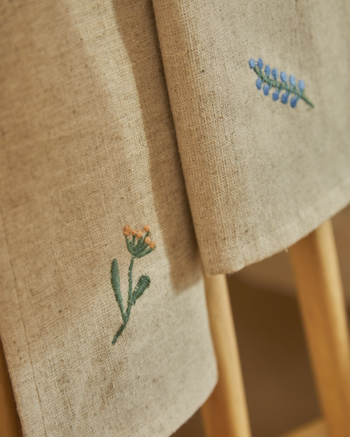 Conjunto de 2 guardanapos de linho bordados com flores 45x45cm
