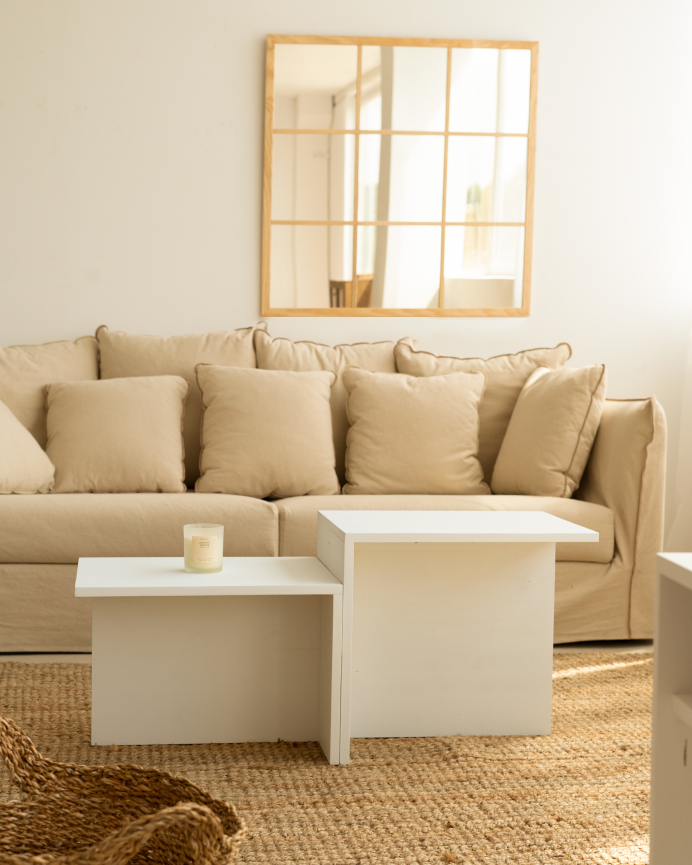 Mesa de centro de 2 peças em madeira maciça em tom branco 100x44,6cm