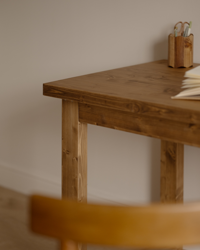  Mesa de escritório em tom carvalho escuro em várias medidas