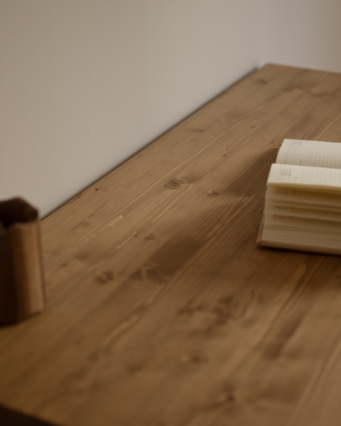  Mesa de escritório em tom carvalho escuro em várias medidas
