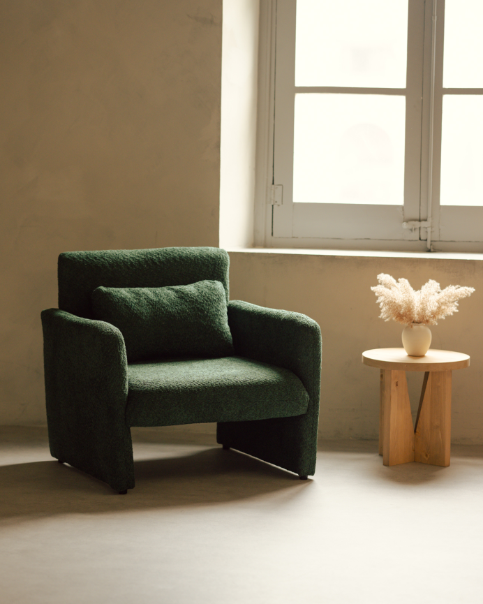Poltrona estofada em tecido ovelhinha verde 75x79cm