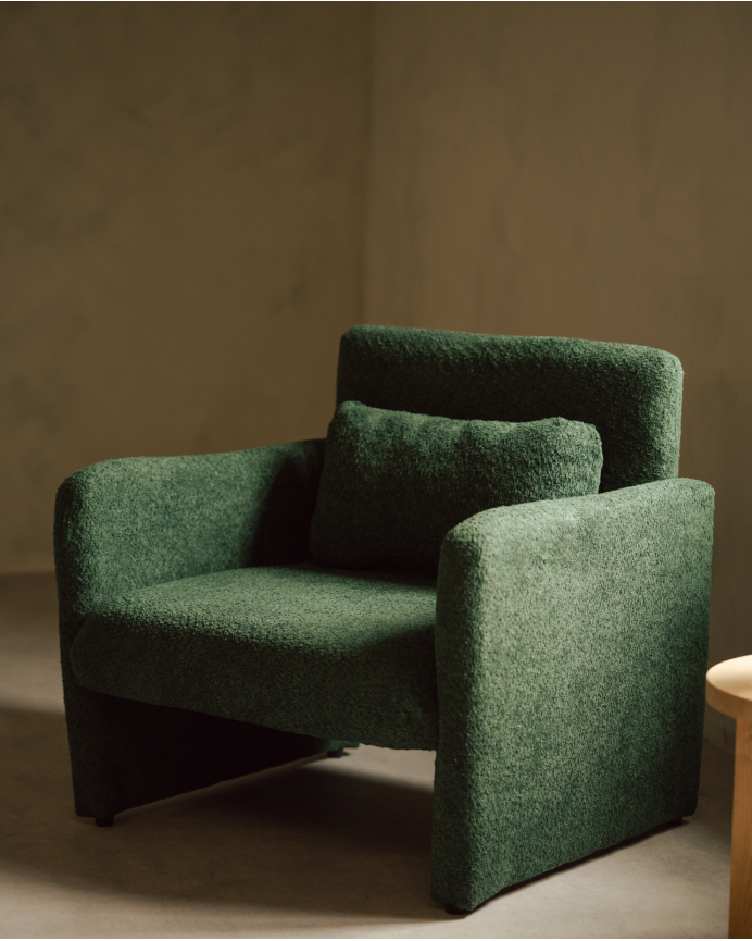 Poltrona estofada em tecido ovelhinha verde 75x79cm